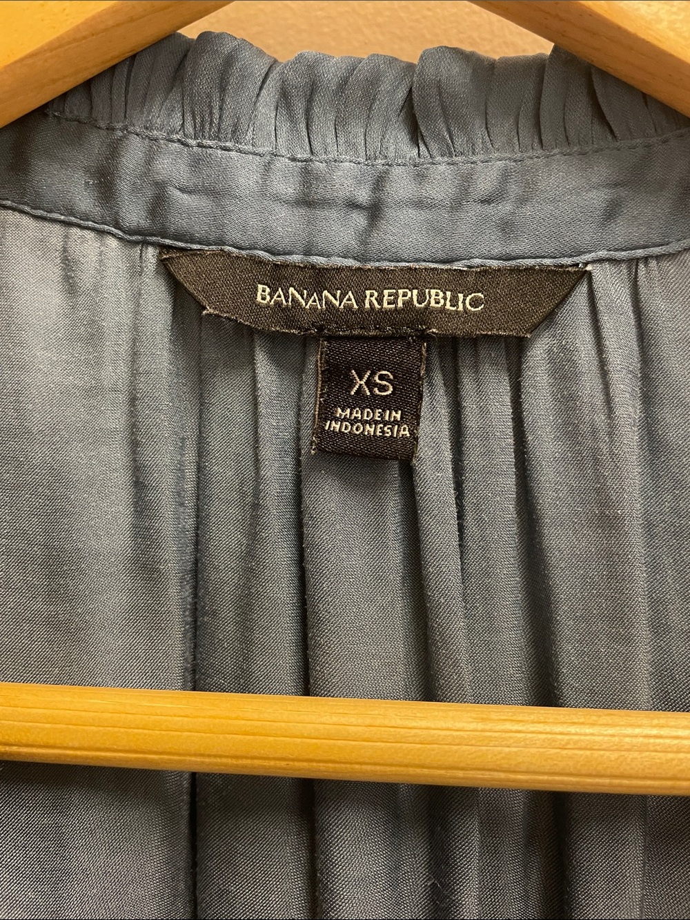 Banana Republic Slate Blue Ruffle Sleeve V-Neck Blouse - Picture 4 of 7